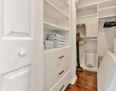 2036 Alta Meadows Lane - Photo Thumbnail 22