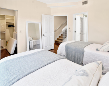 2036 Alta Meadows Lane - Photo Thumbnail 21