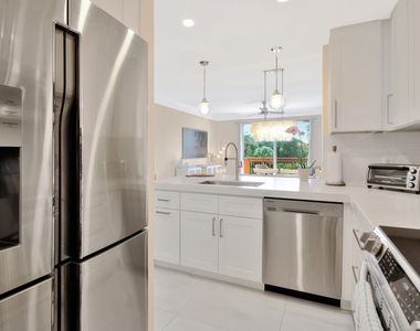 2036 Alta Meadows Lane - Photo Thumbnail 10