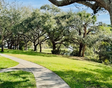 2036 Alta Meadows Lane - Photo Thumbnail 23