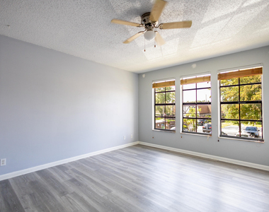 110 Weybridge Circle - Photo Thumbnail 6
