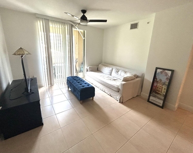 610 Clematis Street - Photo Thumbnail 7