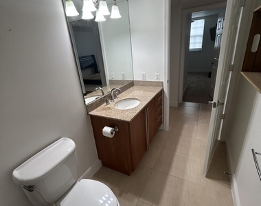610 Clematis Street - Photo Thumbnail 14