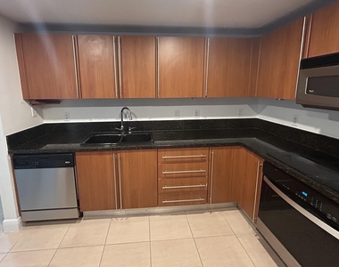 610 Clematis Street - Photo Thumbnail 3