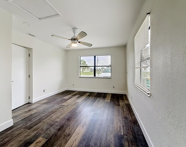 3234 Daytona Drive - Photo Thumbnail 26