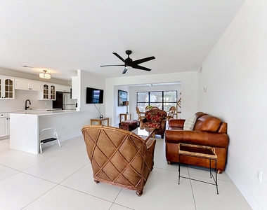 3234 Daytona Drive - Photo Thumbnail 3
