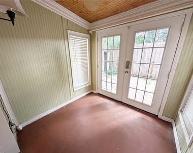 3827 N Harvard Avenue - Photo Thumbnail 10
