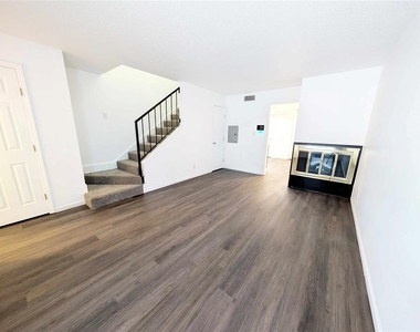 3827 N Harvard Avenue - Photo Thumbnail 1