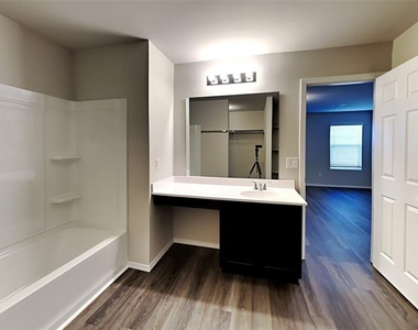 408 Fox Burrow Lane - Photo Thumbnail 7