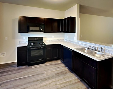 408 Fox Burrow Lane - Photo Thumbnail 4
