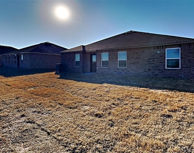408 Fox Burrow Lane - Photo Thumbnail 16