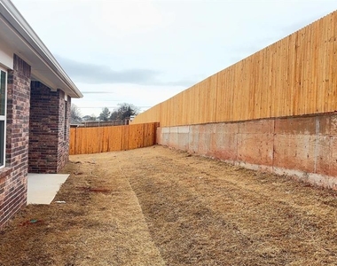 12405 Armstrong Drive - Photo Thumbnail 12