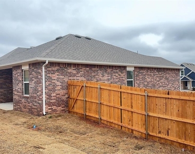 12405 Armstrong Drive - Photo Thumbnail 10