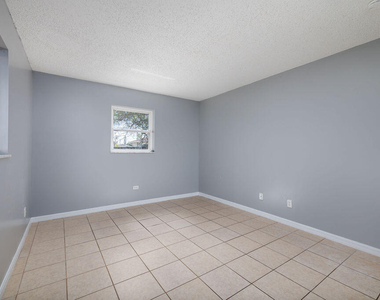 917 Se Nassau Avenue - Photo Thumbnail 7