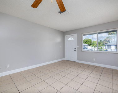 917 Se Nassau Avenue - Photo Thumbnail 2