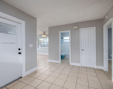 917 Se Nassau Avenue - Photo Thumbnail 14