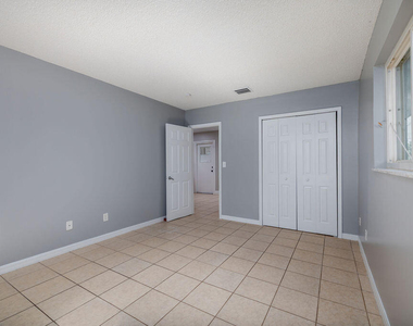 917 Se Nassau Avenue - Photo Thumbnail 6