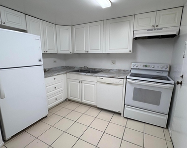 3720 Inverrary Drive - Photo Thumbnail 9