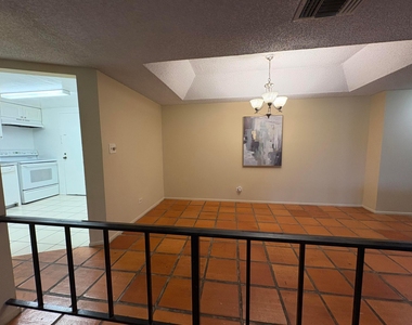 3720 Inverrary Drive - Photo Thumbnail 5
