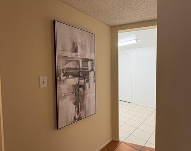 3720 Inverrary Drive - Photo Thumbnail 12