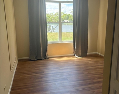 3720 Inverrary Drive - Photo Thumbnail 16