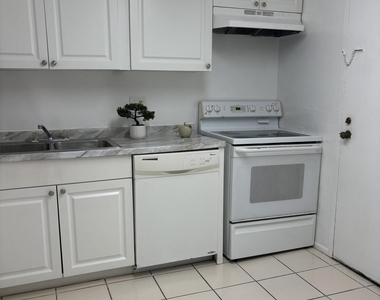 3720 Inverrary Drive - Photo Thumbnail 10