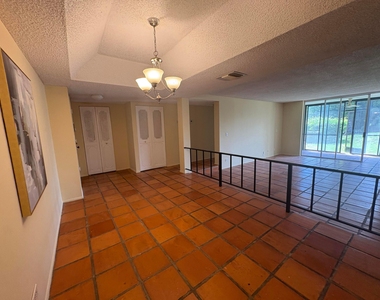 3720 Inverrary Drive - Photo Thumbnail 6