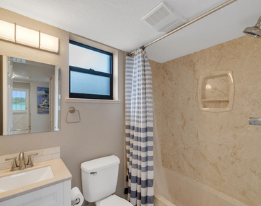 3206 S Lakeview Circle - Photo Thumbnail 16