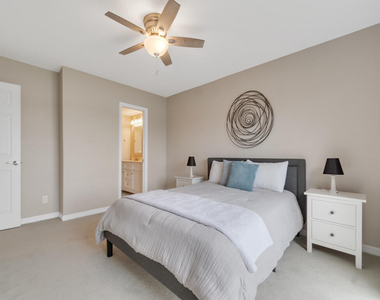 3206 S Lakeview Circle - Photo Thumbnail 20