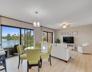 3206 S Lakeview Circle - Photo Thumbnail 3