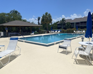 3206 S Lakeview Circle - Photo Thumbnail 21
