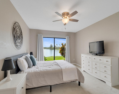 3206 S Lakeview Circle - Photo Thumbnail 10