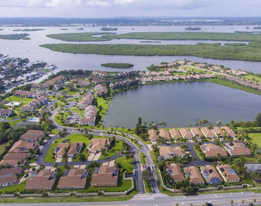 3206 S Lakeview Circle - Photo Thumbnail 17