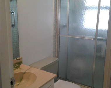 1030 Country Club Drive - Photo Thumbnail 9