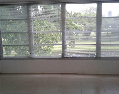 1030 Country Club Drive - Photo Thumbnail 5