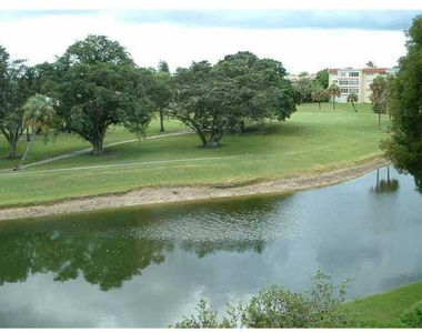 1030 Country Club Drive - Photo Thumbnail 11