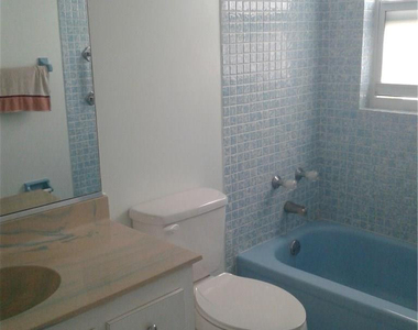 1030 Country Club Drive - Photo Thumbnail 7