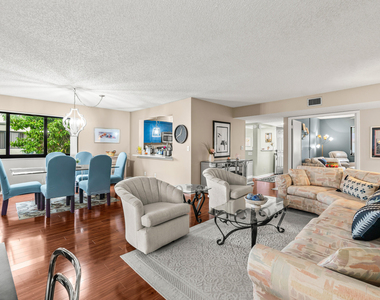 5687 Fairway Park Drive - Photo Thumbnail 2