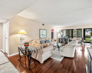 5687 Fairway Park Drive - Photo Thumbnail 5
