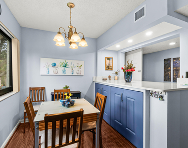 5687 Fairway Park Drive - Photo Thumbnail 17