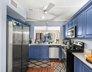 5687 Fairway Park Drive - Photo Thumbnail 14