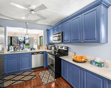 5687 Fairway Park Drive - Photo Thumbnail 13