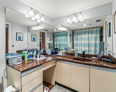 5687 Fairway Park Drive - Photo Thumbnail 23