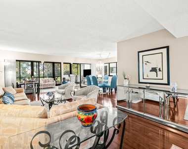 5687 Fairway Park Drive - Photo Thumbnail 3