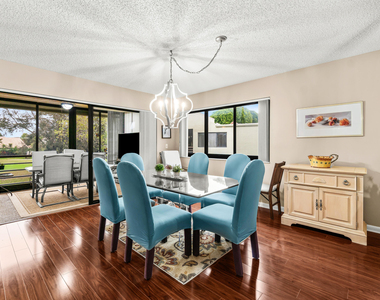 5687 Fairway Park Drive - Photo Thumbnail 7