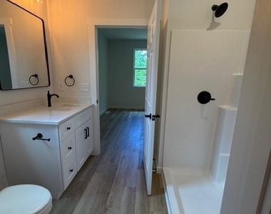 1141 12th Street Drive Sw - Photo Thumbnail 4