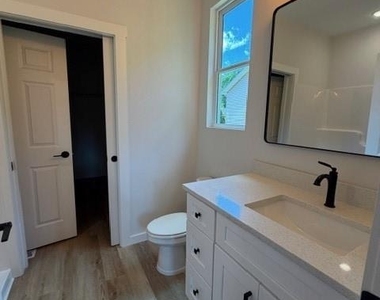 1141 12th Street Drive Sw - Photo Thumbnail 2