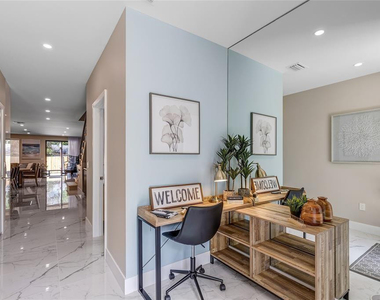 811 Sw 10th Terrace - Photo Thumbnail 2