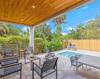 811 Sw 10th Terrace - Photo Thumbnail 16