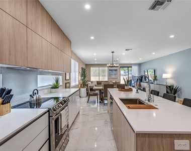 811 Sw 10th Terrace - Photo Thumbnail 10